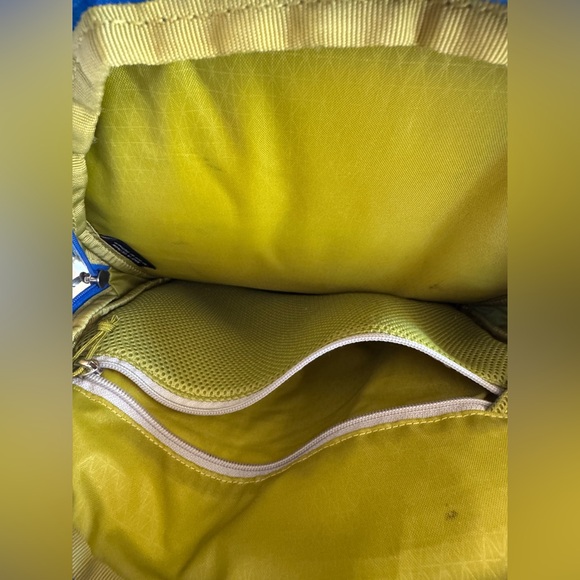 Osprey Comet 30 Daypack Backpack - Picture 12 of 13